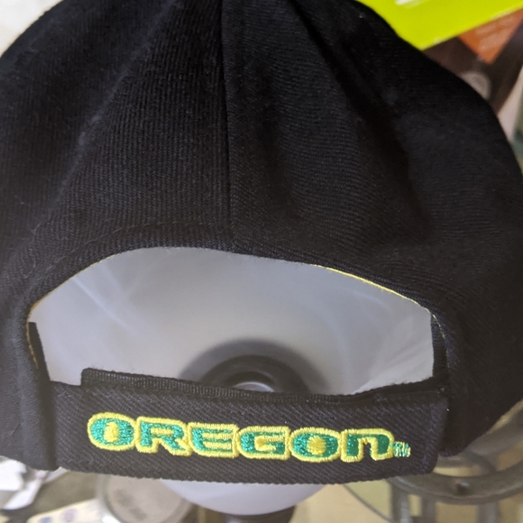 NWOT Oregon "Duck" Cap - Picture 2 of 5